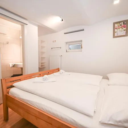 Skilift - View By In One Apartment *